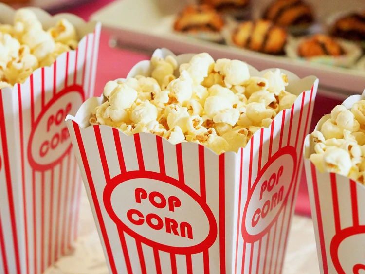 Een portie popcorn bevat meer dan 70% van de aanbevolen dagelijkse hoeveelheid granen en vezels.