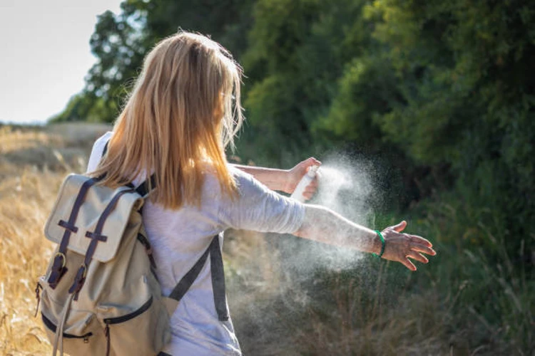 Muggen komen af op lichaamsgeuren, zoals zweet maar ook op je adem.