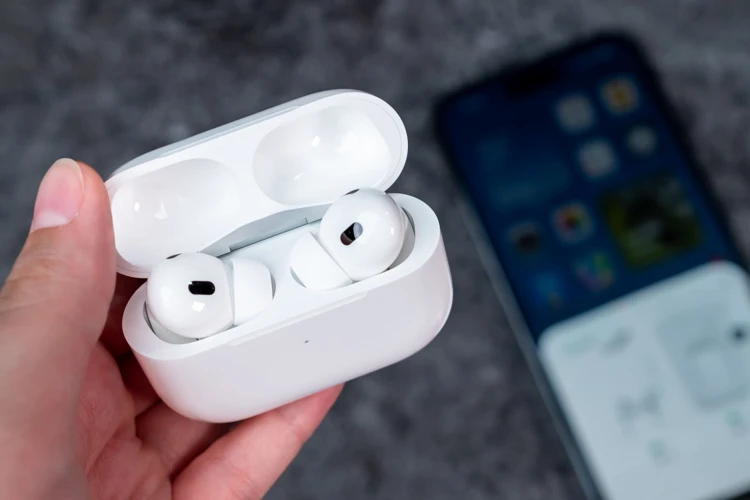 Ook handig! Als jij jouw AirPods per ongeluk kwijt raakt, dan kun je ze met de Zoek mijn iPhone app weer vinden.