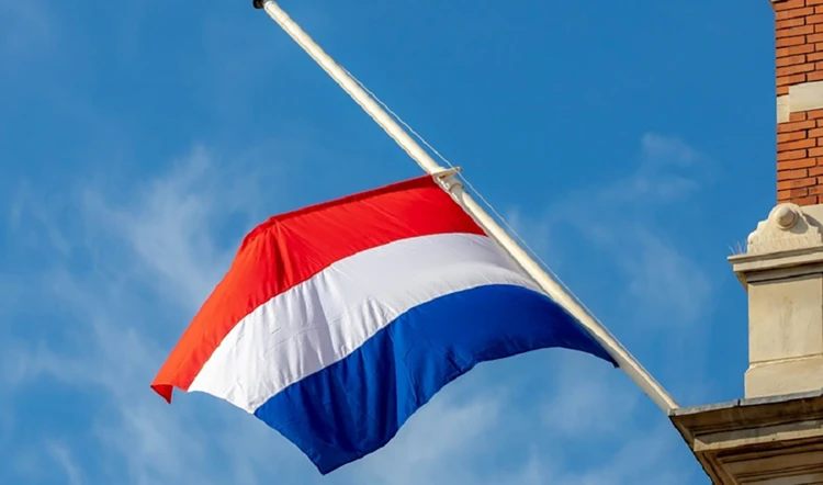 Op 4 mei hangen we de vlag halfstok.