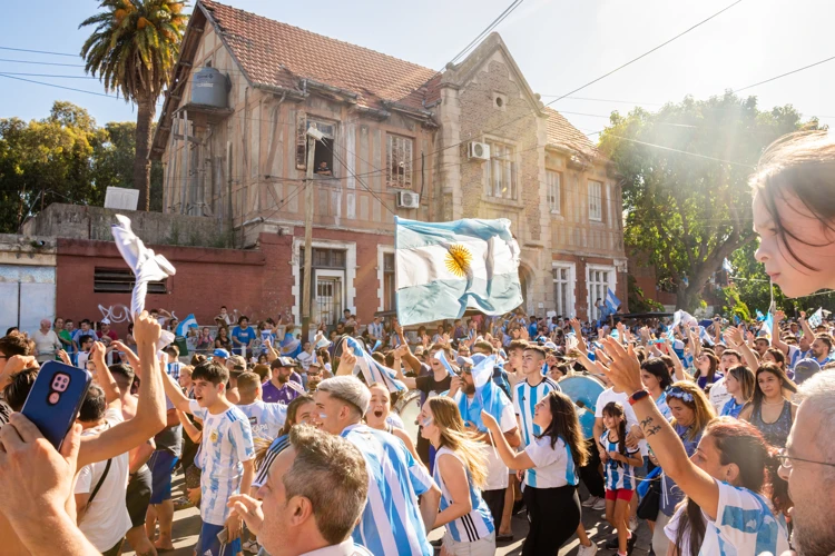 Fans lopen door de straten van Argentinië om feest te vieren!