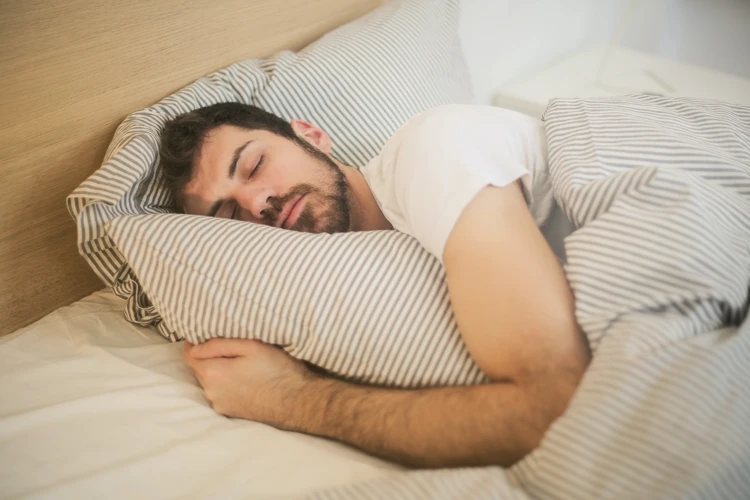 Als je goed slaapt ben je overdag scherper en voel je minder stress.