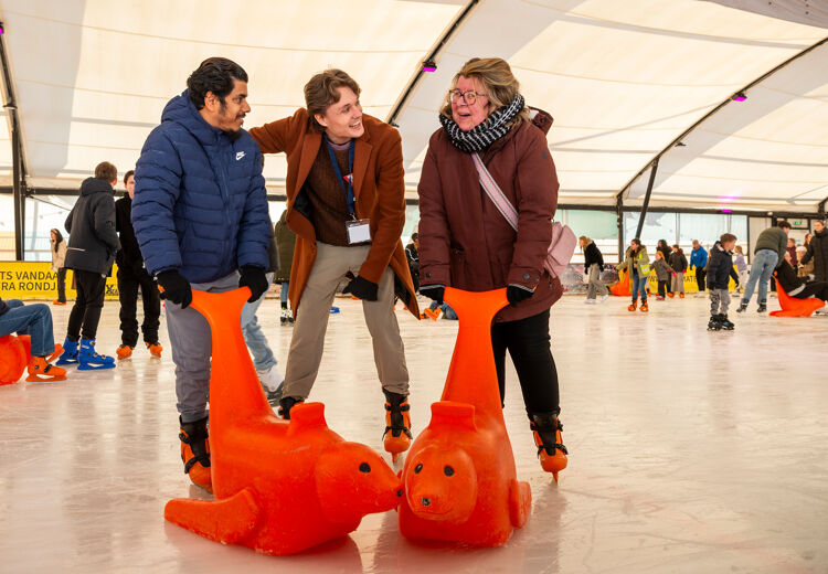 Het werd een middag vol kleine stapjes, grote glimlachen en hartverwarmende momenten.