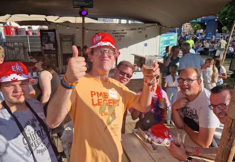 Met abcdate maak je snel en veilig nieuwe vrienden op leuke en vertrouwde plekken door heel Nederland.