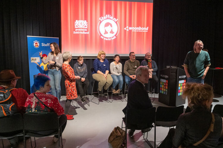 Waarom moet de kachel lager en blijft het gas altijd zo duur? Goede vragen van de ervaringsdeskundigen van Steffie.