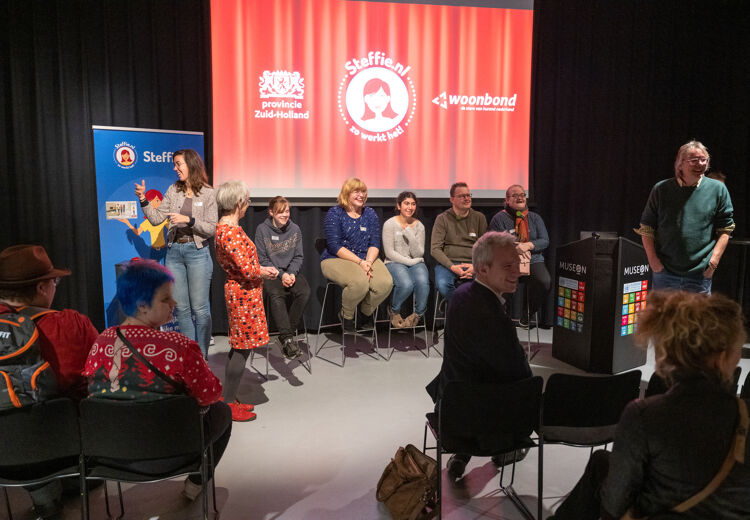 Waarom moet de kachel lager en blijft het gas altijd zo duur? Goede vragen van de ervaringsdeskundigen van Steffie.