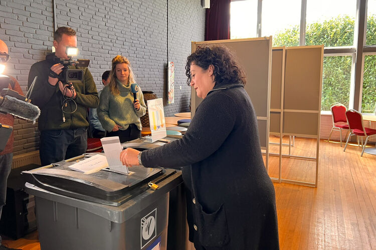 Caroline van der Plas van de BBB brengt haar stem uit