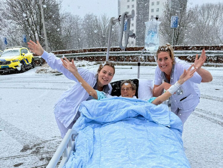 Even frisse lucht en aandacht kunnen iemand in het ziekenhuis veel geluk geven.