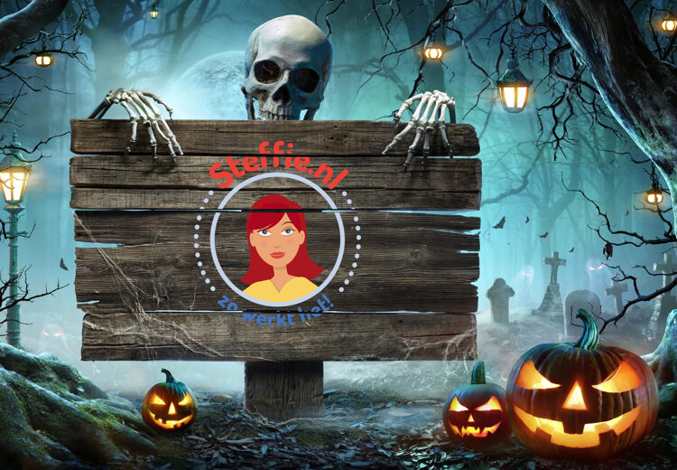 De Halloween kleuren zijn oranje en zwart. Oranje staat voor pompoenen en herfst en zwart voor dood en duisternis.