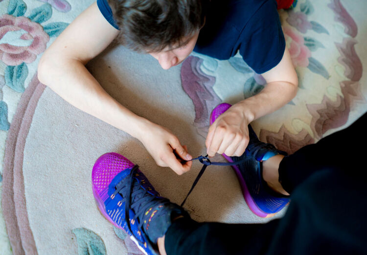 ‘Pas op, je veter zit los!’ ‘Haha, 1 april!’ Flauwe grap, traditie of superleuk?