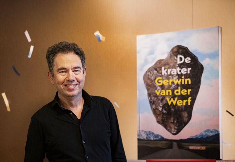 Gerwin van der Werf (1969) schrijft voor een krant maar geeft ook muziekles op een middelbare school.