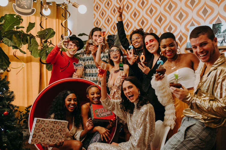 Iedereen heeft plezier. Zo ziet een gezellig en goed georganiseerd feestje eruit!