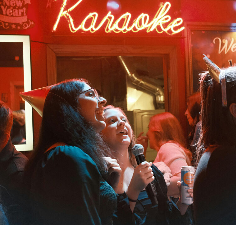 Samen zingen kan stress nog meer verlagen.