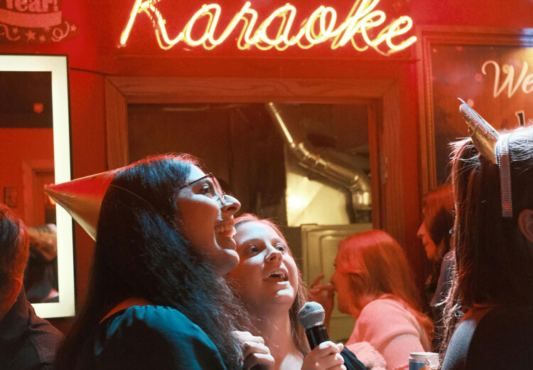 Samen zingen kan stress nog meer verlagen.