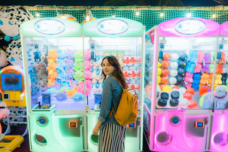 Bij veel grijpmachines kan de eigenaar zelf instellen wanneer de grijper sterk genoeg is om iets vast te houden.