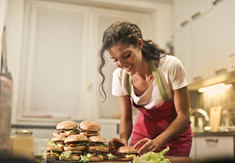 Hamburg is één van de eerste plaatsen waar het platte en rauw gegeten rundvlees populair werd.