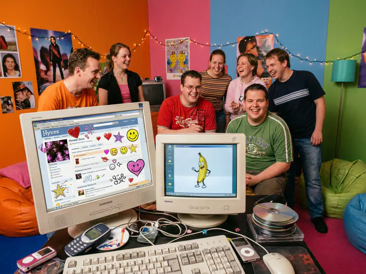 In 2007 zat je vaak samen achter de computer, met krabbels, glitterplaatjes en de dansende banaan.