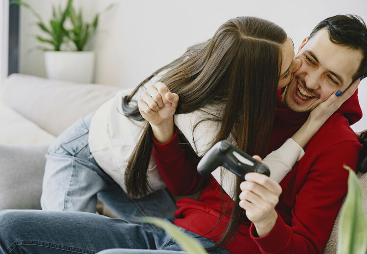 Wist je dat een kus ervoor kan zorgen dat je lichaam gelukstofjes aanmaakt waardoor je je snel vrolijker voelt?