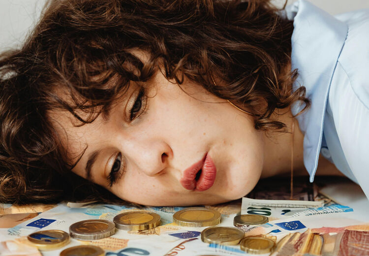 Ongeveer 440.000 mensen in Nederland verdienen het minimumloon.