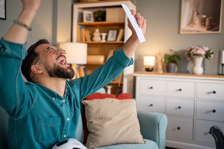 Veel mensen met veel geld gaan later toch weer werken omdat ze iets te doen willen hebben.
