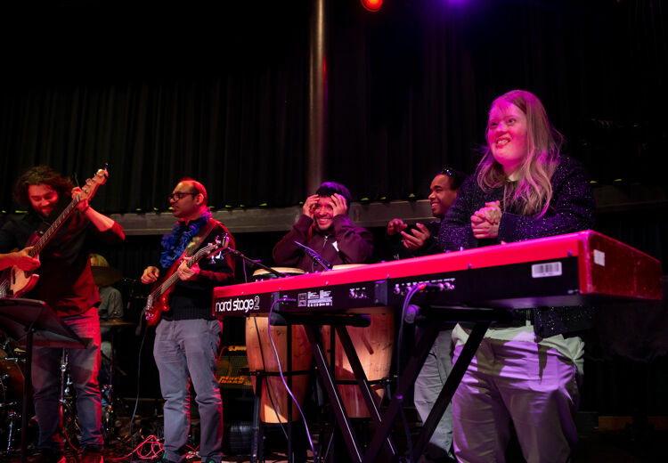 Optreden voor een groot publiek is spannend, maar zodra je begint te spelen verdwijnt die spanning meteen.