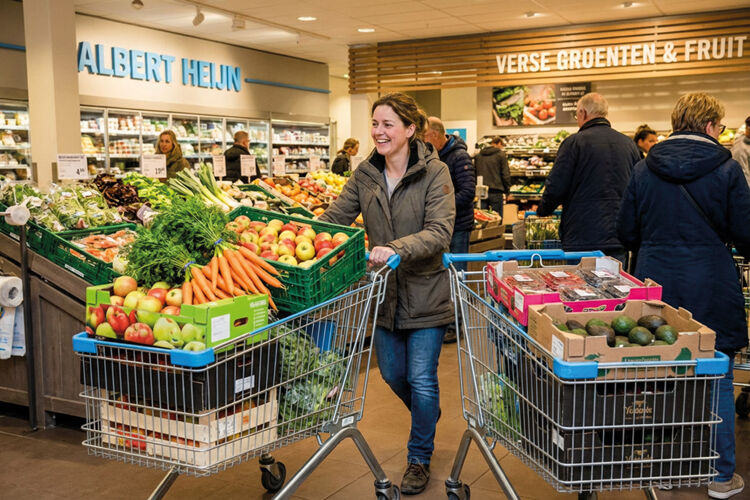 Als je veel vezels eet uit groenten en fruit kan je lichaam daar geen calorieën uit halen maar je buik voelt wel vol.