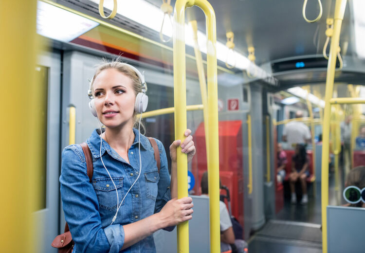 De prijzen voor de bus, tram en metro stijgen in 2023 meer dan het tarief voor een treinreis.