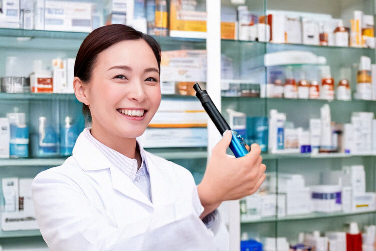 De eerste e-sigaret werd al in 2003 bedacht door een Chinese apotheker, om mensen te helpen stoppen met roken.