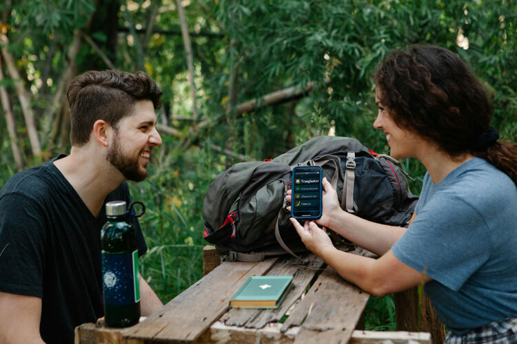 Op vakantie mengen mensen vaak woorden uit verschillende talen tot een eigen taaltje. En dat werkt verrassend goed!