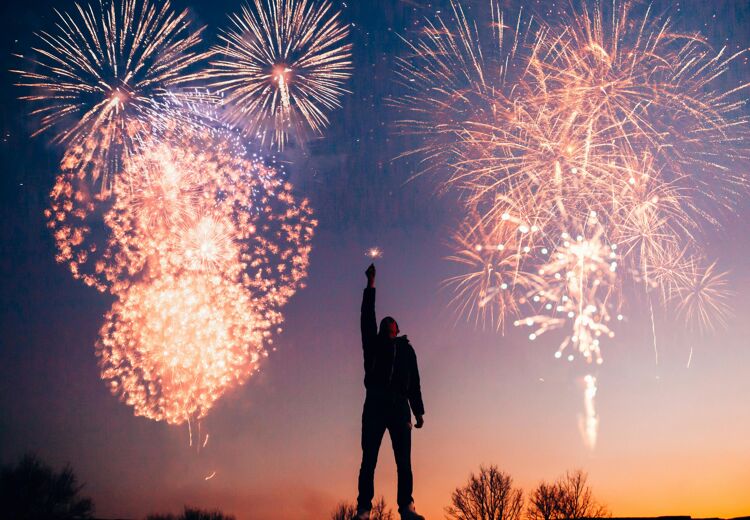 De meeste vuurwerkongelukken gebeuren al in het eerste uur na 18.00 uur op oudjaarsavond.