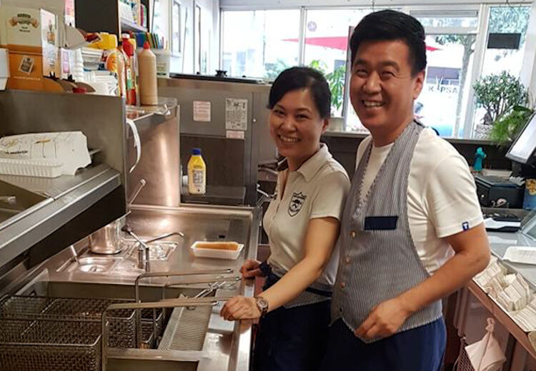 Het echtpaar Chen runde tot de dood van Wei een goedlopend cafetaria in de Haagse wijk Houtwijk.