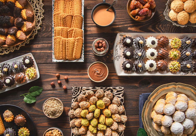 Arabische keuken; koekjes en andere lekkernijen voor de viering van het Suikerfeest.