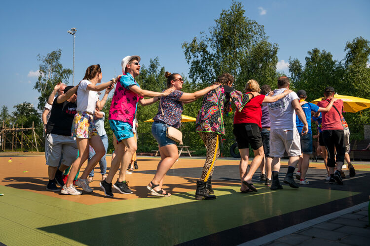 Op het Zomerfestival van ABCDate en ABCMaatje kan je helemaal jezelf zijn en veilig nieuwe mensen ontmoeten