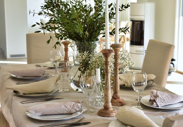 Ga eens lekker koken voor je vrienden. Steffie heeft een mooi kookboek in makkelijke taal.