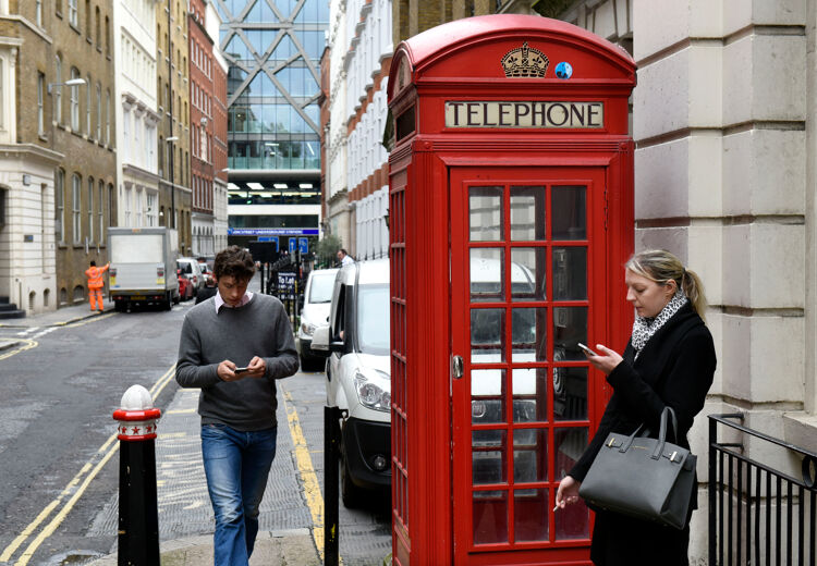 Typische rode telefooncel