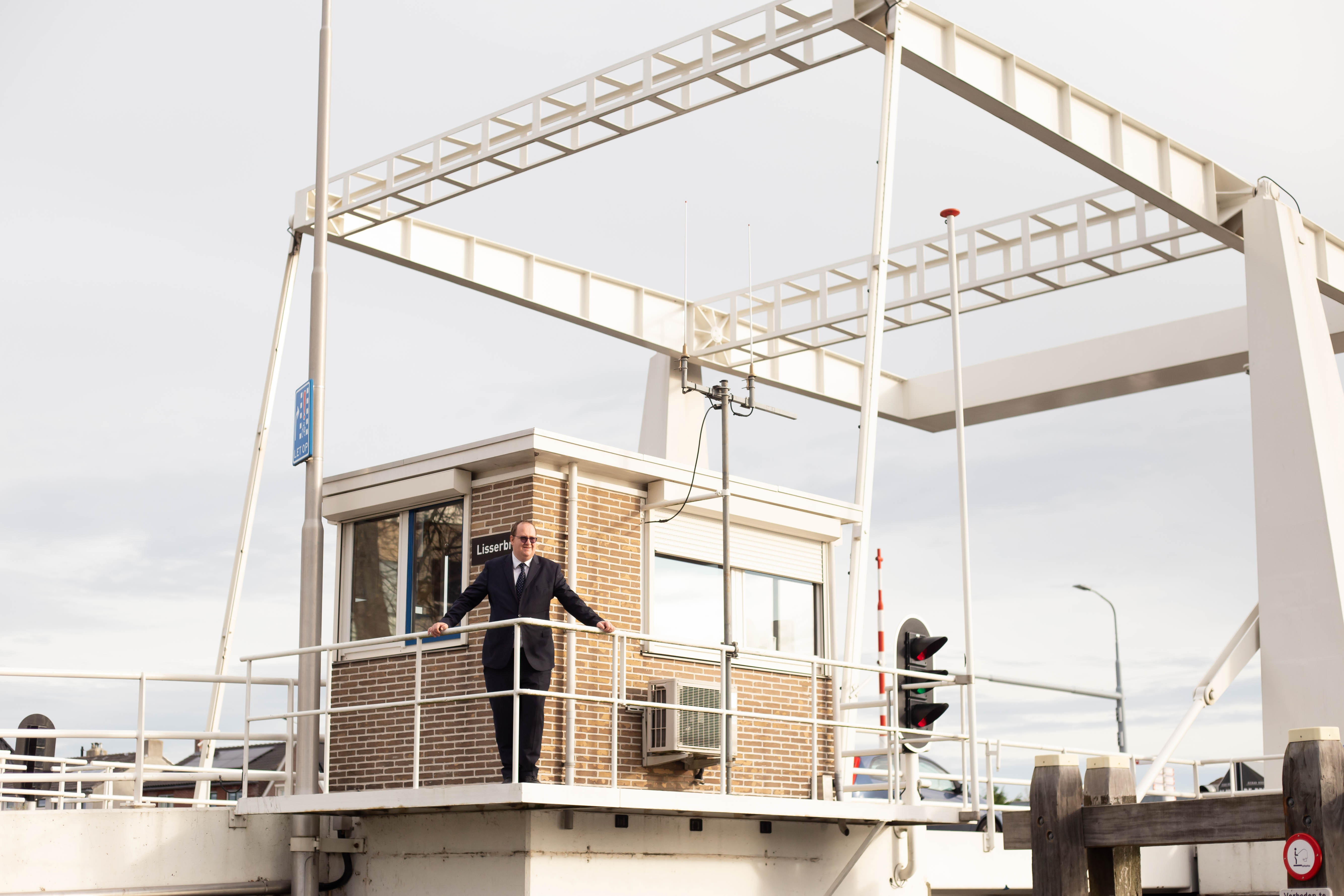 Erwin: &quot;Ik heb een paar keer gehad dat er een auto tussen de slagbomen zat. Of dat fietsers toch nog tussen de slagbomen door fietsen. Dat was voor mij wel een uitdaging in het werk.&quot;